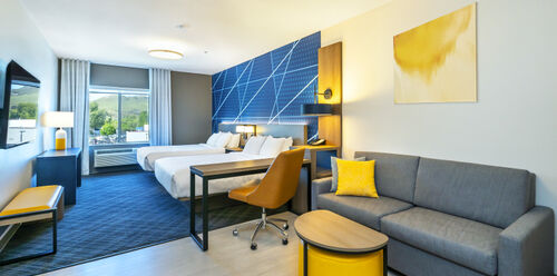 Comfort Suites Kelowna Deluxe Two Queen Suite with Sofa Bed
